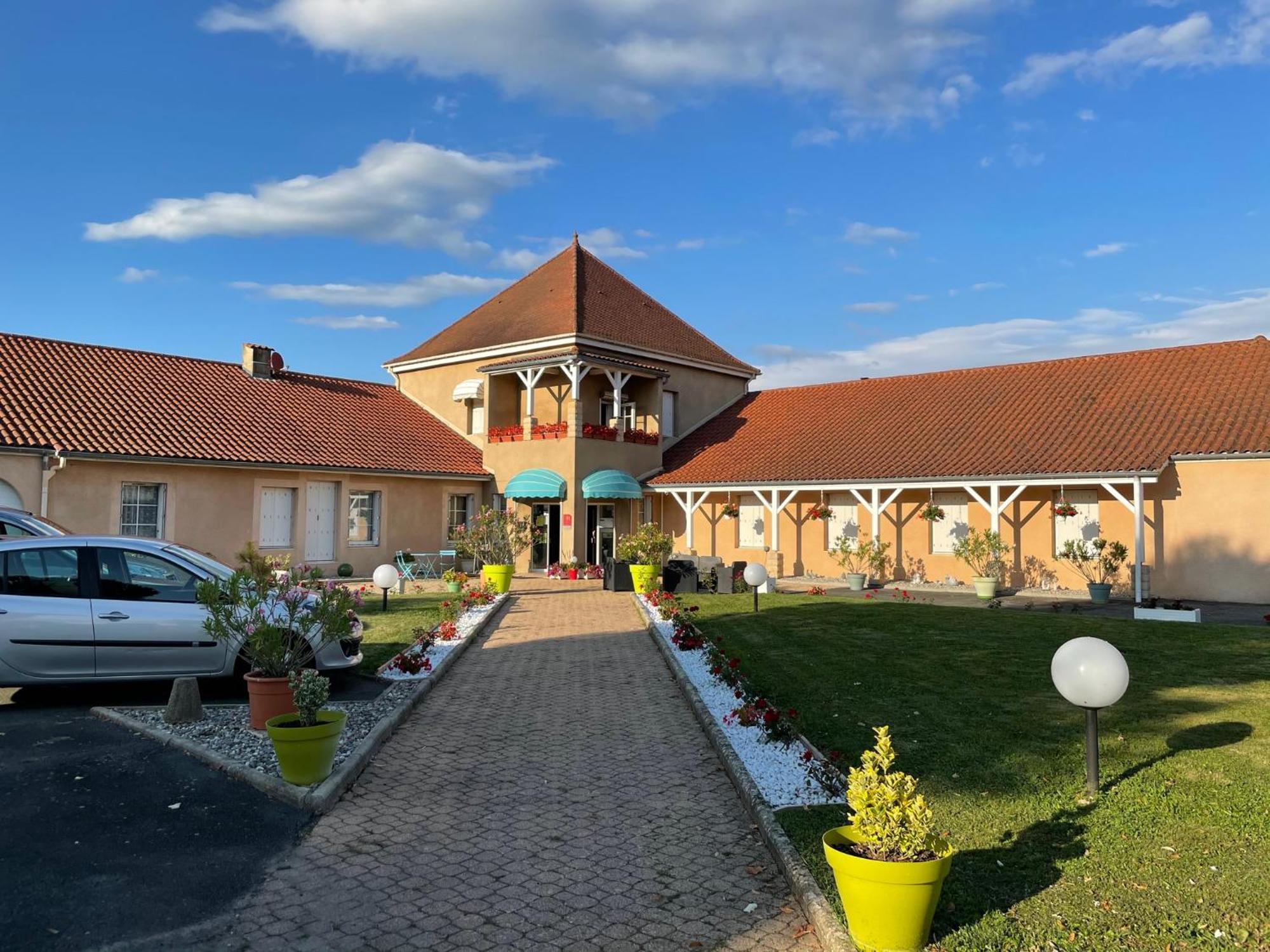 Hotel Saint Odilon Cluny Exterior photo
